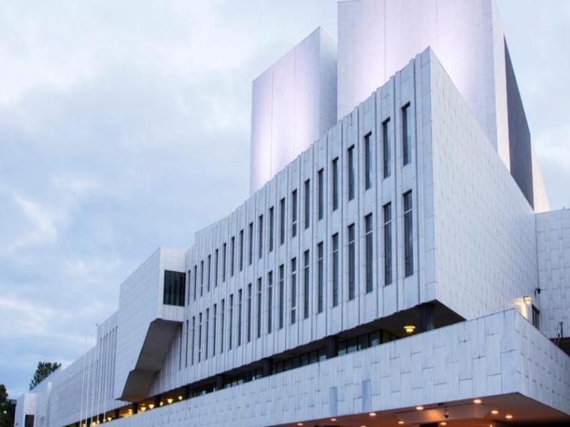 Hellsten Parliament 3*