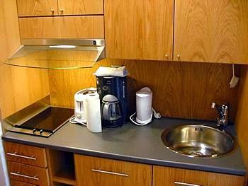 Hellsten Parliament Aparthotel 3*