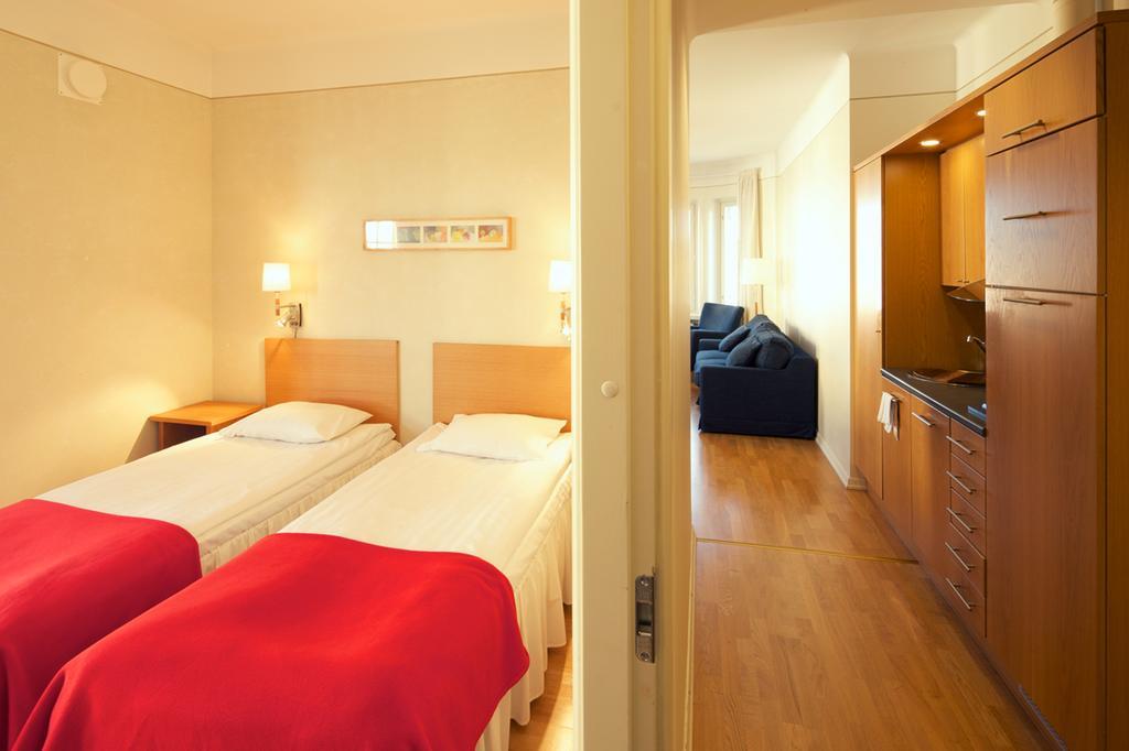Hellsten Parliament Aparthotel 3*
